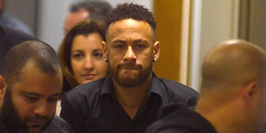 Ekspresi Neymar Diperiksa Polisi Lantaran Umbar Foto Terkait Pemerkosaan