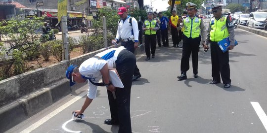 Seruduk Avanza, Mardiana Terpental dan Tewas Tertabrak Innova