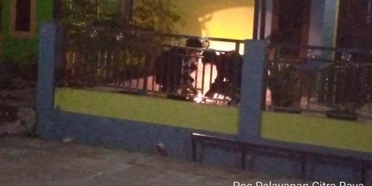 Warga Jambi Geger, Peluru Suar Nyasar Bikin Satu Rumah Jebol