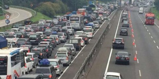 Contra Flow Diberlakukan di Cikampek, Kecepatan Kendaraan Rata-rata 60-70 Km/Jam