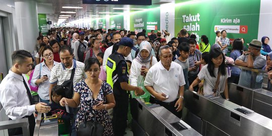Libur Lebaran, Penumpang MRT Jakarta Mencapai 90 ribu orang