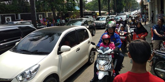Akhir Libur Lebaran, Jalan ke Ragunan Macet