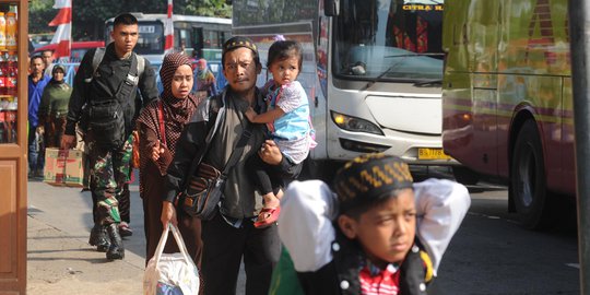 Hari Ini, Terminal Kampung Rambutan Diserbu 8.000 Penumpang Arus Balik