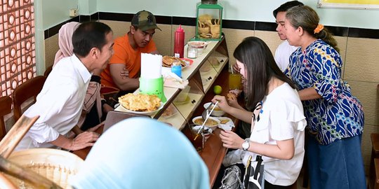 Minggu Pagi, Jokowi Ajak Keluarga Santap Kuliner Khas Solo