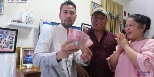 Raffi Ahmad Bagi-Bagi THR untuk Keluarga Olga Syaputra, Ayah Olga Sampai Terkejut