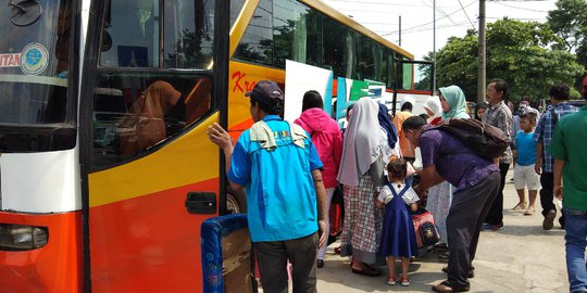 Arus Balik Masih Tinggi, Terminal Kampung Rambutan Perpanjang Pos Pengamanan