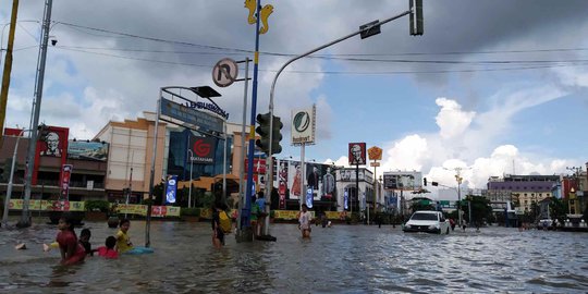 Banjir Masih Lumpuhkan Pusat Bisnis Samarinda