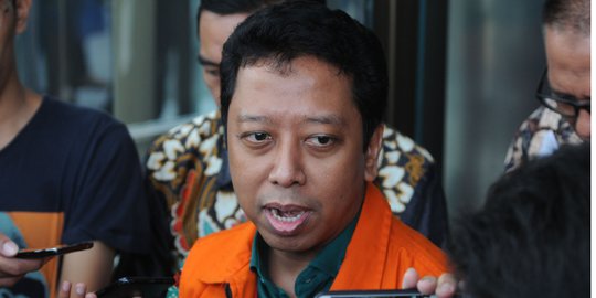 Jalani Pemeriksaan di KPK, Romahurmuziy Terlihat Ceria