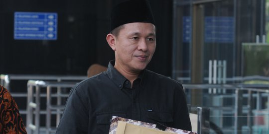 KPK Periksa Mantan Bupati Lampung Tengah