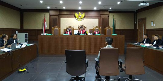 Dua Direktur Didakwa Beri Suap Dirut Krakatau Steel