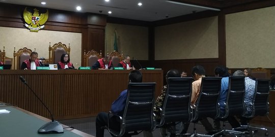 2 Hakim PN Jaksel dan Panitera Terlibat Suap Dituntut 6 dan 8 Tahun Penjara
