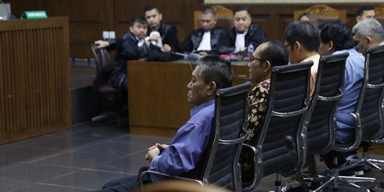 Diyakini Terima Suap, Dua Hakim PN Jakarta Selatan Dituntut 8 Tahun Penjara