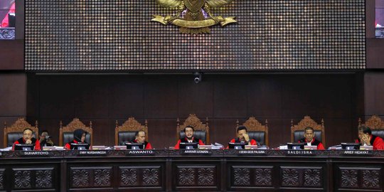 Didominasi Kritik ke Jokowi, Sesi Pertama Sidang Gugatan Pilpres Belum Mengarah KPU