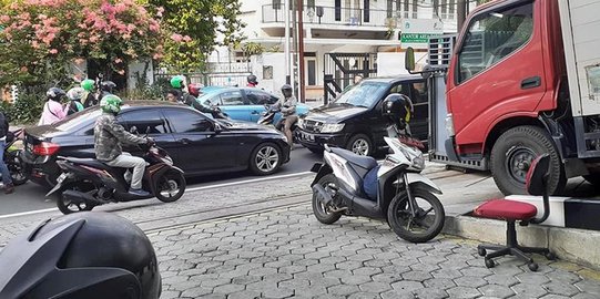 Polisi Cari Keberadaan Pistol yang Dibawa Pengendara BMW