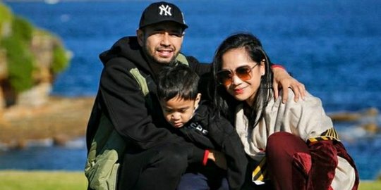 Serunya Raffi Ahmad dan Keluarga Main Ski di Australia