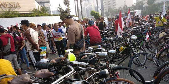 Dangdutan di CFD, Komunitas Onthel Jabodetabek Gelar Halal Bihalal