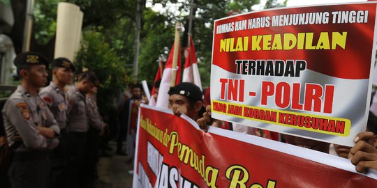 Massa Tuntut Komnas HAM Bersikap Adil