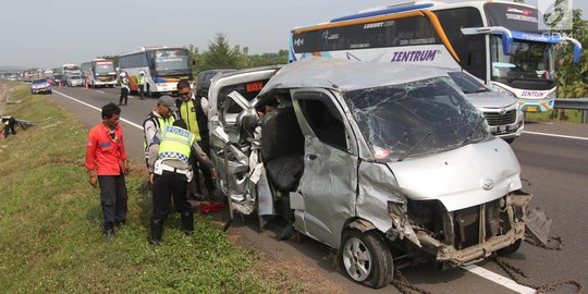 Dishub Periksa Kondisi Kendaraan yang Terlibat Kecelakaan di Tol Cipali