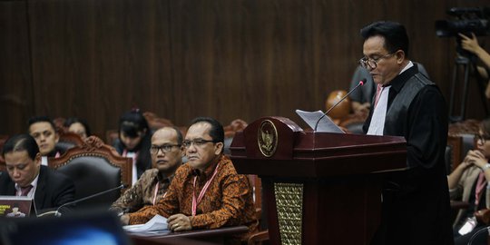 Tim Hukum Jokowi-Ma'ruf Tanggapi Permohonan Prabowo-Sandi di MK