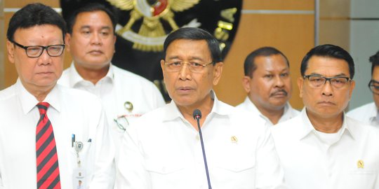 Wiranto: Nanti Kita Tanya Pak Prabowo Siapa yang Demo di MK Itu