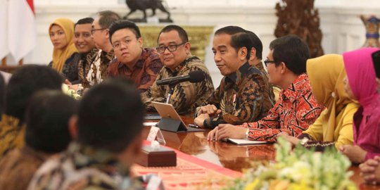 Presiden Jokowi Temui Pelaku UMKM di Istana