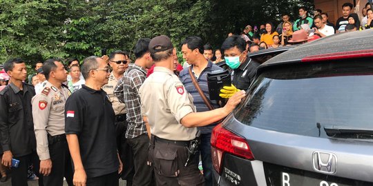 Warga Bekasi Ditemukan Tewas Dalam Mobil di BSD Serpong