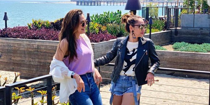 Hasil gambar untuk LUNAMAYA PINJAM TONGKAT BUNGA CITRA LESTARI