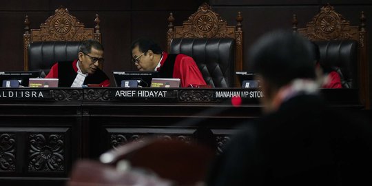 Pertanyaan Berbelit, Kuasa Hukum Jokowi Ditegur Hakim MK