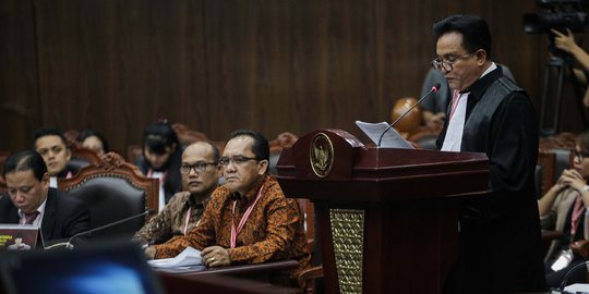 Yusril Sebut Keterangan Saksi Kubu Prabowo Campur Aduk