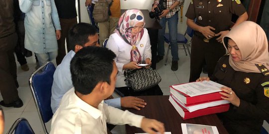 Penyidik Limpahkan Berkas 5 Komisioner KPU Palembang ke Kejari