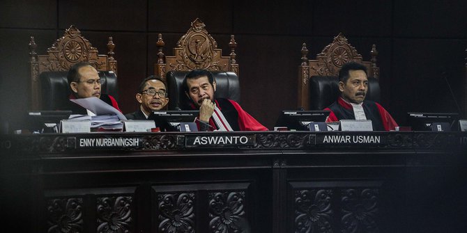 Hakim MK Tanya Kemungkinan Situng KPU Disusupi