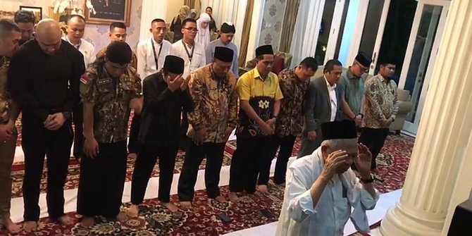 Mualaf, Deddy Corbuzier Salat Magrib Diimami KH Ma'ruf Amin