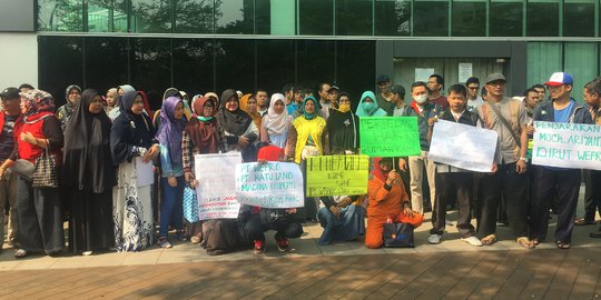 Mengaku Ditipu, Ratusan Warga Geruduk Kantor Pengembang Perumahan di Tangsel