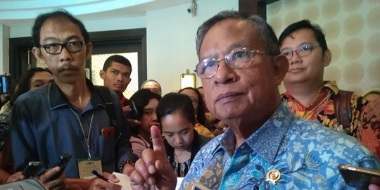 Menko Darmin: Penurunan Harga Tiket Pesawat Tidak di Semua Rute