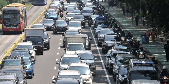 Atasi Polusi Akibat Kendaraan, Anies Ingin Jakarta Kembali ke 1998