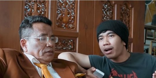 pantasnya jadi tukang bawa tas hotman rev1