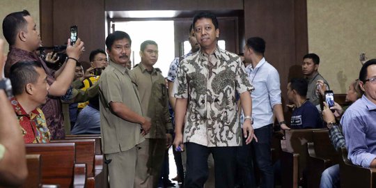 Detik-detik Romahurmuziy Kabur Saat OTT KPK di Surabaya