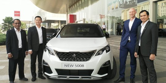 2017 Peugeot 5008 Debuts As Seven Seat Suv