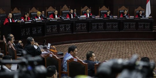 MK Nilai Prabowo-Sandiaga Tidak Bisa Buktikan Klaim Menang 52 Persen
