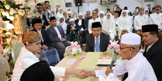 Wapres JK dan Gus Sholah jadi Saksi Akad Nikah Putri Gubernur Khofifah