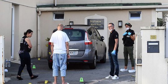 Pria Bersenjata Serang Masjid di Prancis, Pelaku Lalu Bunuh Diri