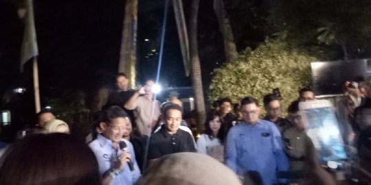 Sambangi Rumah Siap Kerja, Sandiaga Diberi Kue Ulang Tahun Berwajahnya dari Ibunda