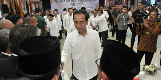 Jokowi Akan Bersilaturahmi dengan Yusril dan Tim Hukum Malam Ini di Bogor