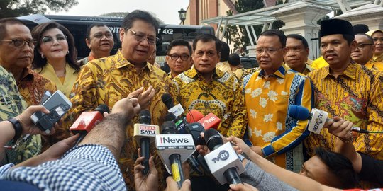 Ajak DPD I ke Istana, Airlangga Sebut Jokowi Minta Golkar Diperkuat