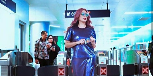 Ussy Sulistiawaty Kepada Fairuz: Aku Melihat Kamu Sangat Kuat