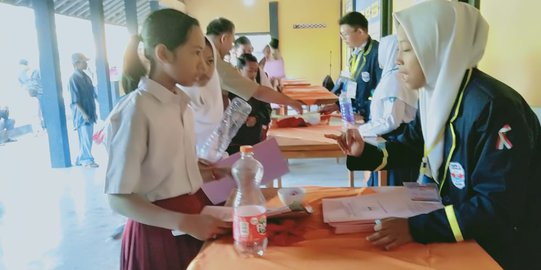 Di SMPN 1 Klaten, Pendaftar PPDB Diwajibkan Bawa Sampah Botol Air Mineral