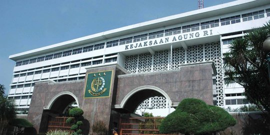 Kejagung Berhentikan Aspidum DKI Jakarta Jadi Tersangka Suap di KPK