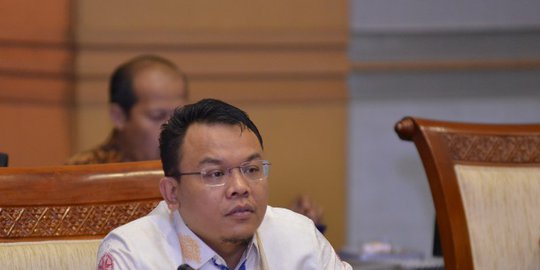 ingin jadi oposisi rev1