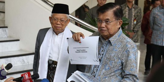 Bekal JK untuk Ma'ruf Amin dalam Tas Bergambar Istana Wakil Presiden