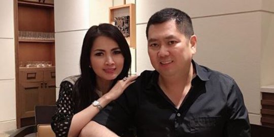 potret kemesraan miliuner indonesia bersama sang istri